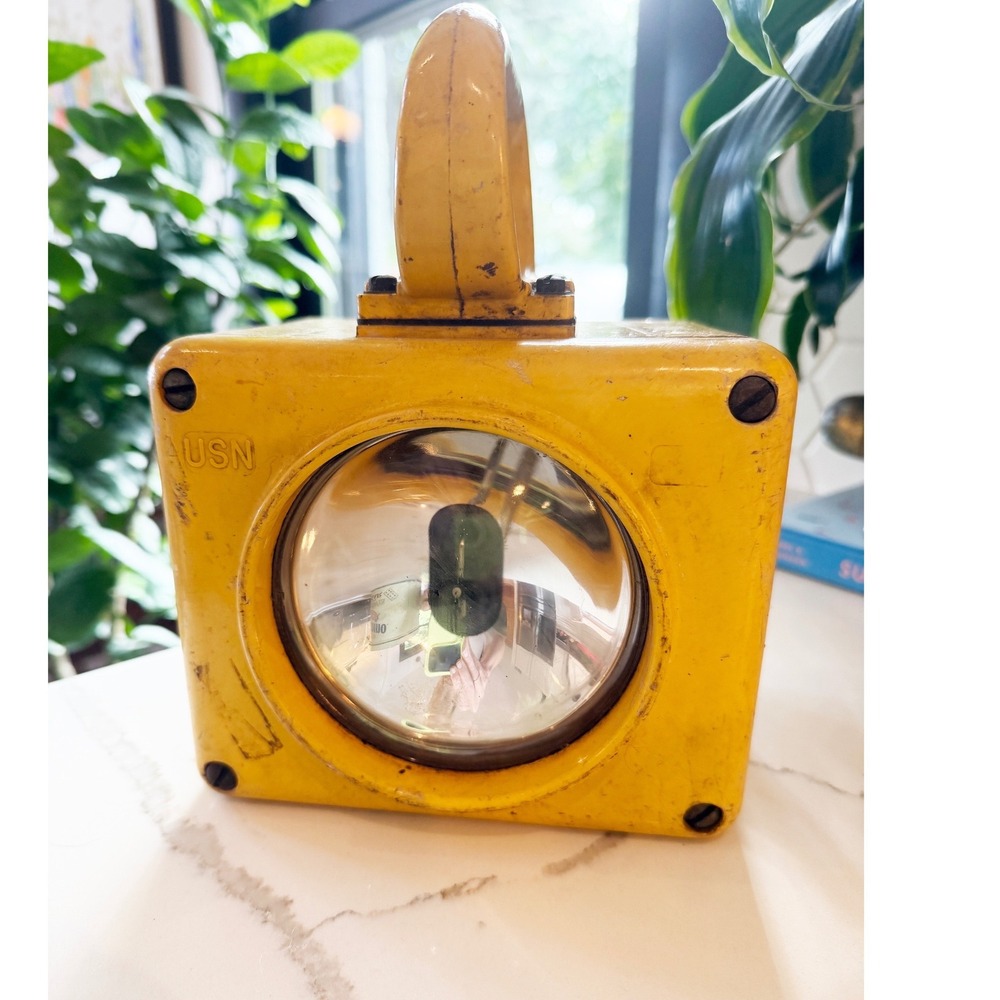 Working Vintage US Navy USN Portable Battle Lantern Mid-Century Military Surplus